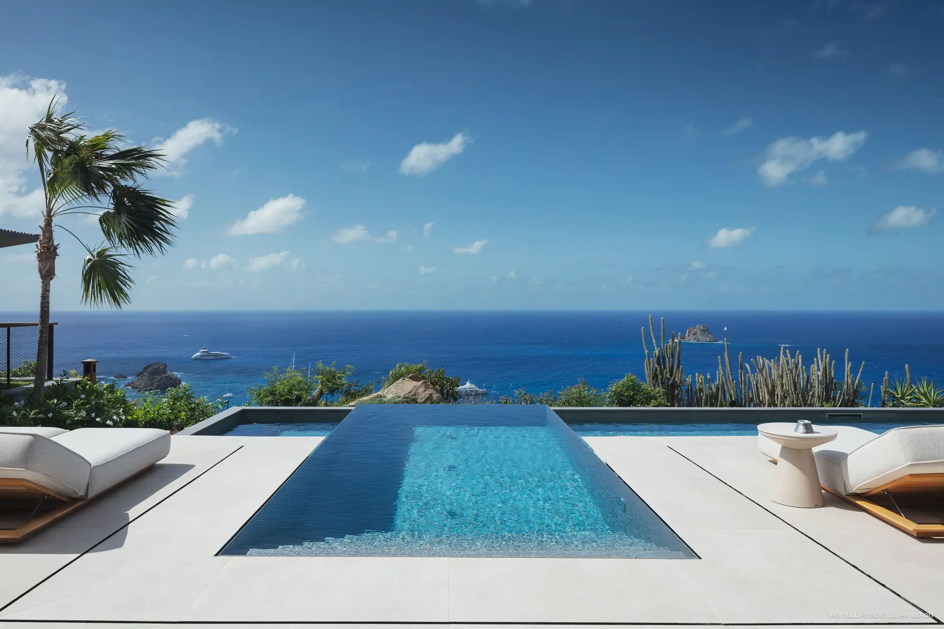 Maison Sully Rose infinity pool facing the Caribbean Sea