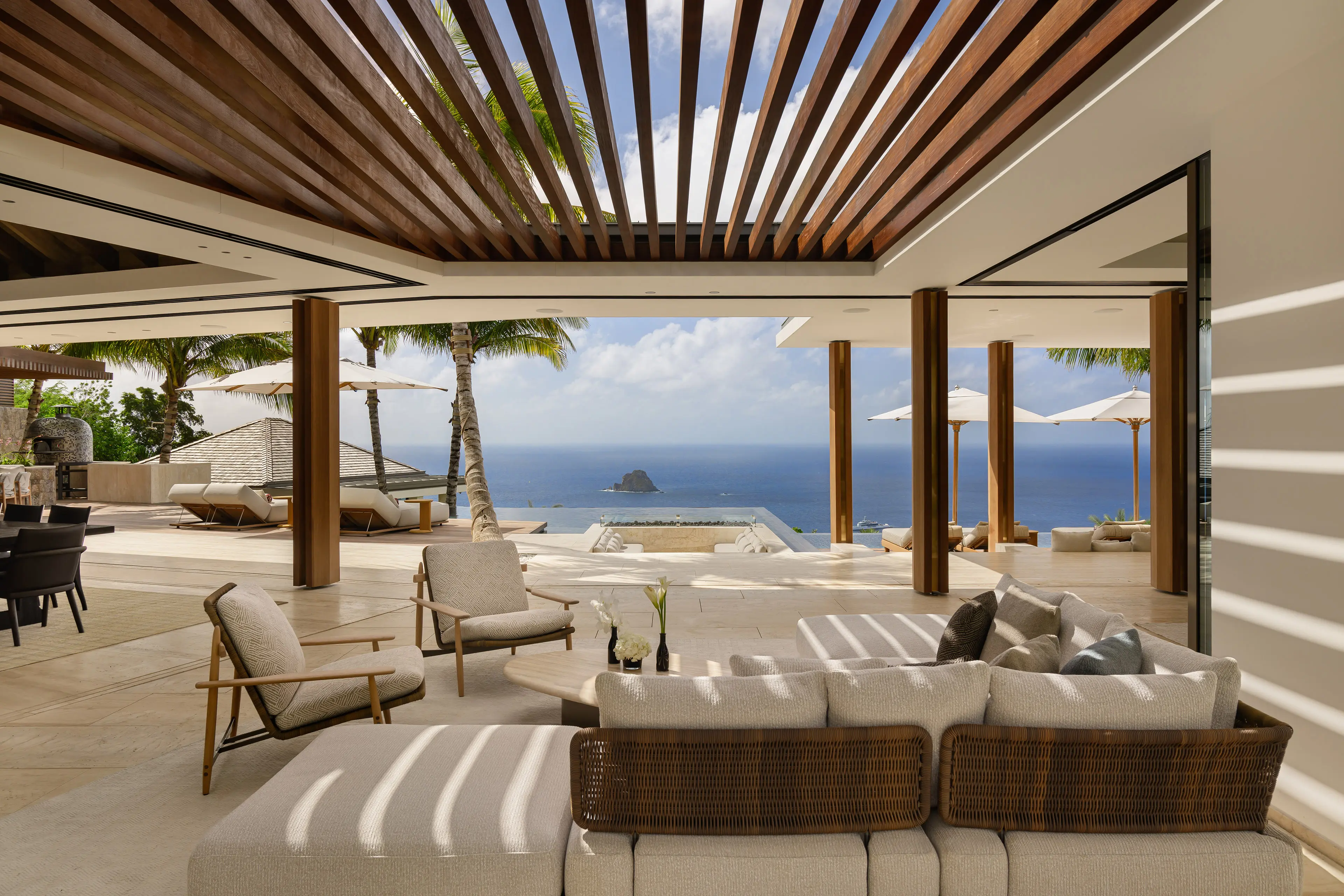 Omai Zilé panoramic architecture and sea view