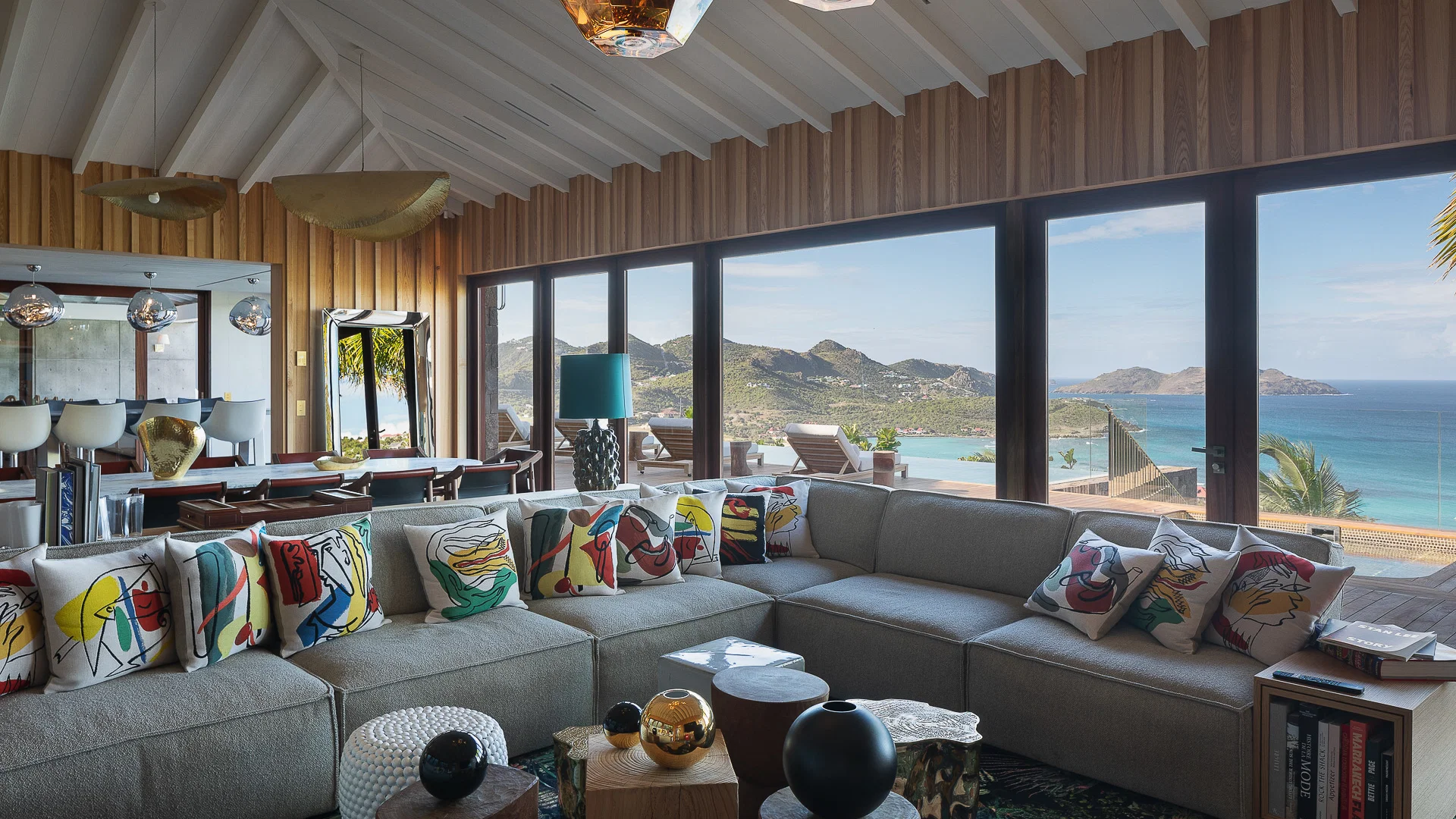 Villa Unik living room overlooking Saint-Jean Bay