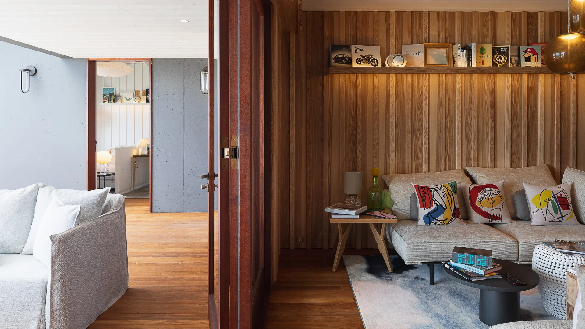 Villa Unik warm timber lounge